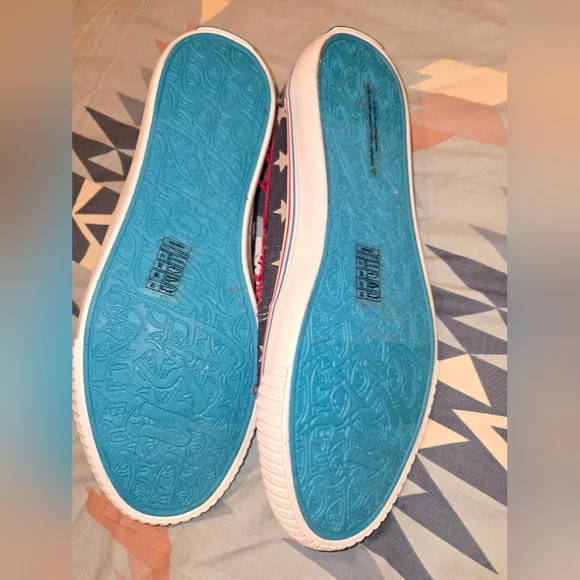 Blowfish Red and Blue Starry Slip-On Sneakers Women's Size 10 - Picture 4 of 5